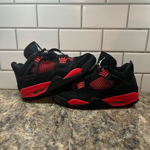 Jordan 4 Red Thunders, size 9.5 - Picture 1 of 6